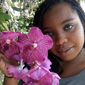 Meet your Posher, Tasnim